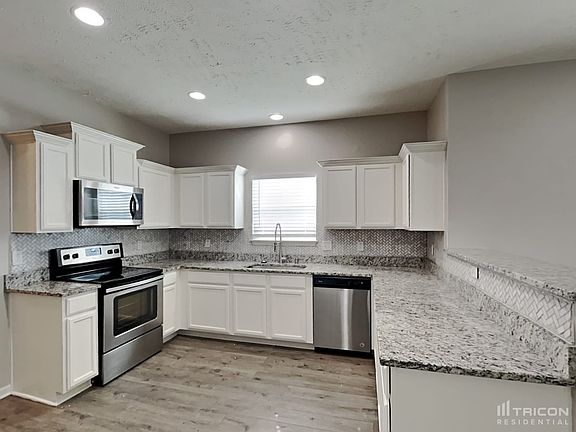 4th image of 1732 Bellamy Ln