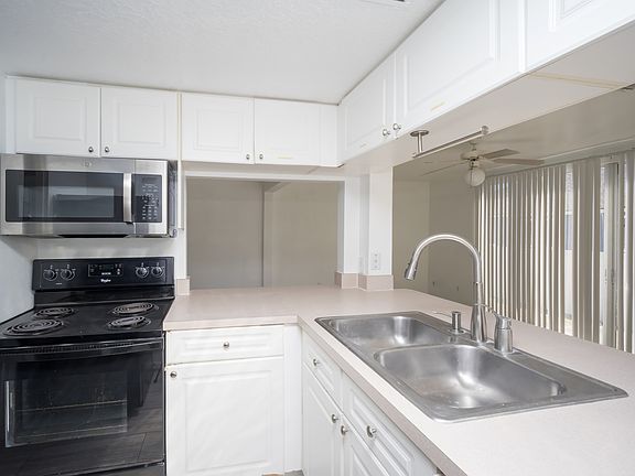 4th image of 143 Mango Dr #A