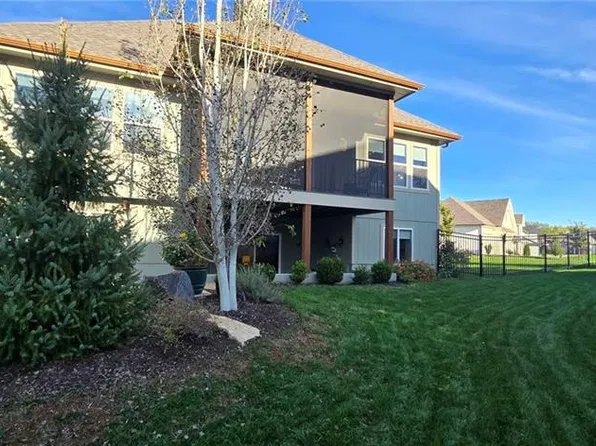 9401 W 169th St, Overland Park, KS 66085