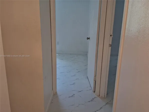 6103 SW 69th St #41, South Miami, FL 33143