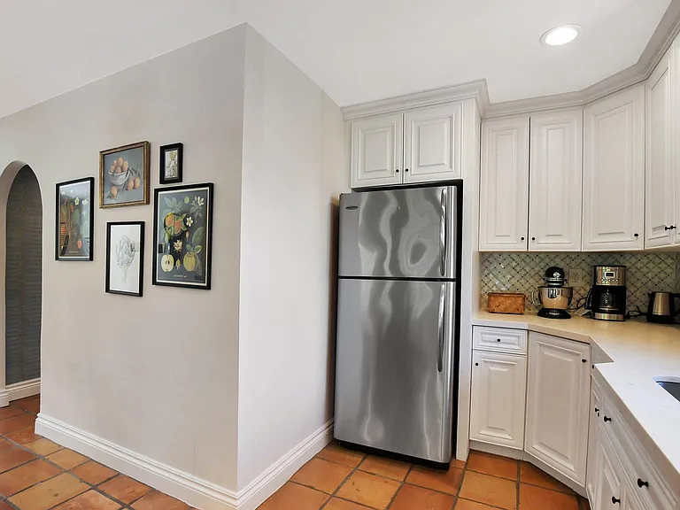 801 SW 5th St — Photo 14