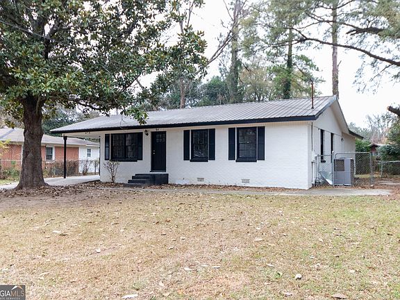 3rd image of 94 Ravenwood Way