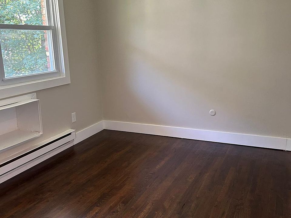 2nd image of 286 S Center St APT 15