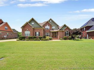 2825 Sand Trap Ln, Hope Mills, NC 28348