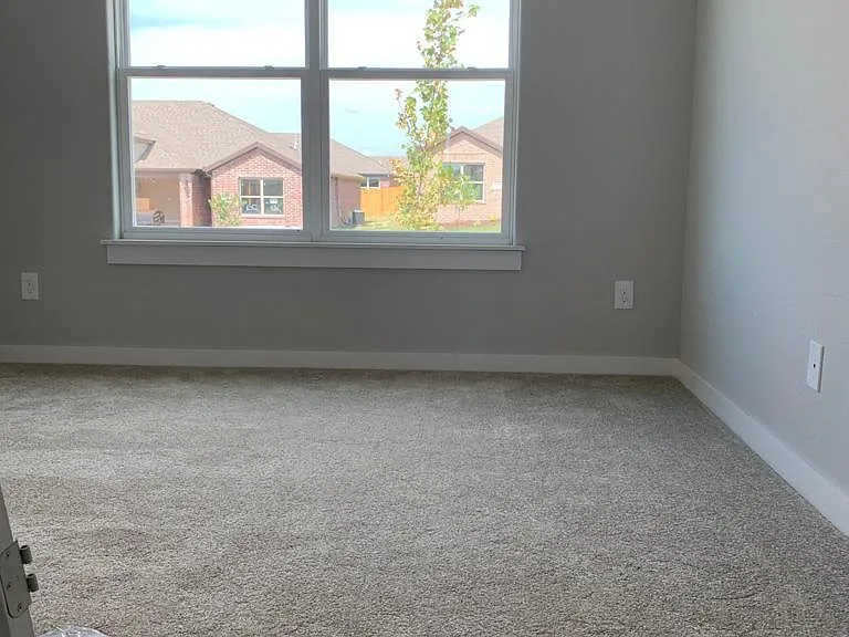 422 Red Robin St — Photo 18