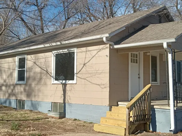 903 N Locust Street, Buffalo, MO 65622