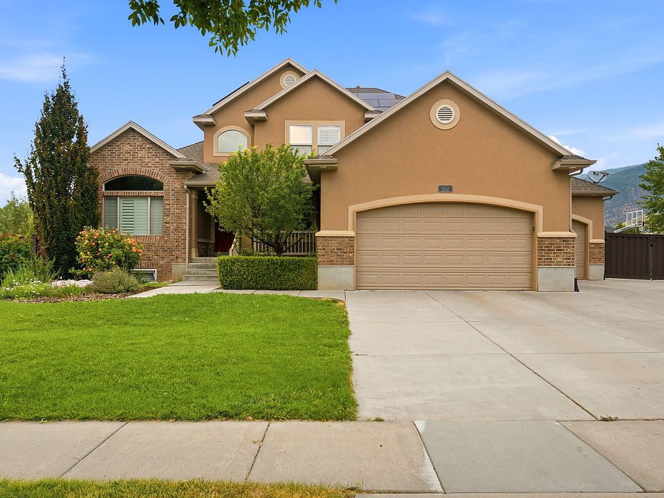 1st image of 552 W Miller Way