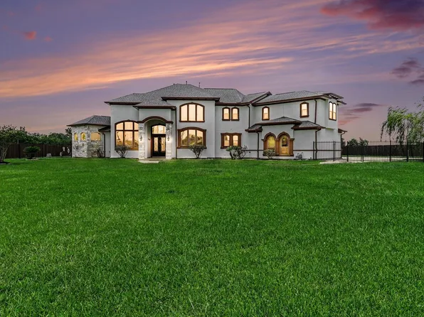 1909 E Archer Rd, Baytown, TX 77521