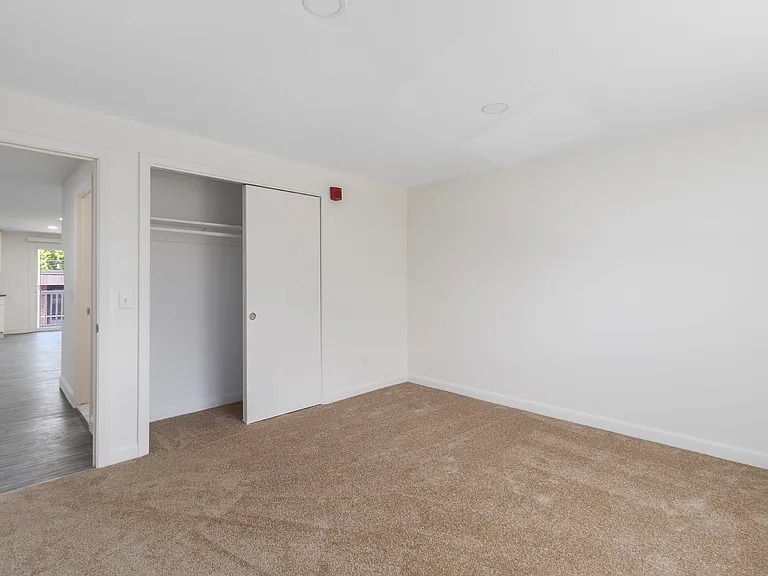 Parkway Apartments — Photo 59
