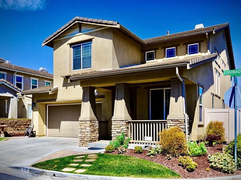 879 Coronado Cir — Photo 1