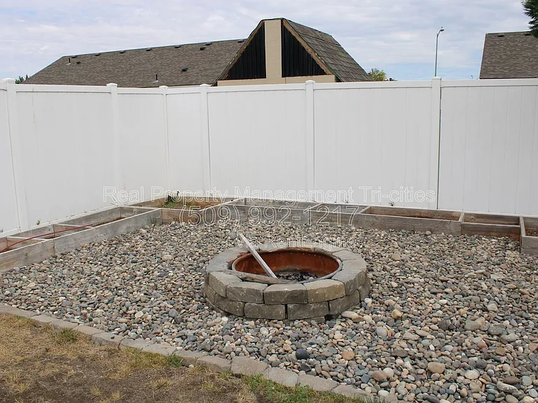 5017 Laredo Dr — Photo 19