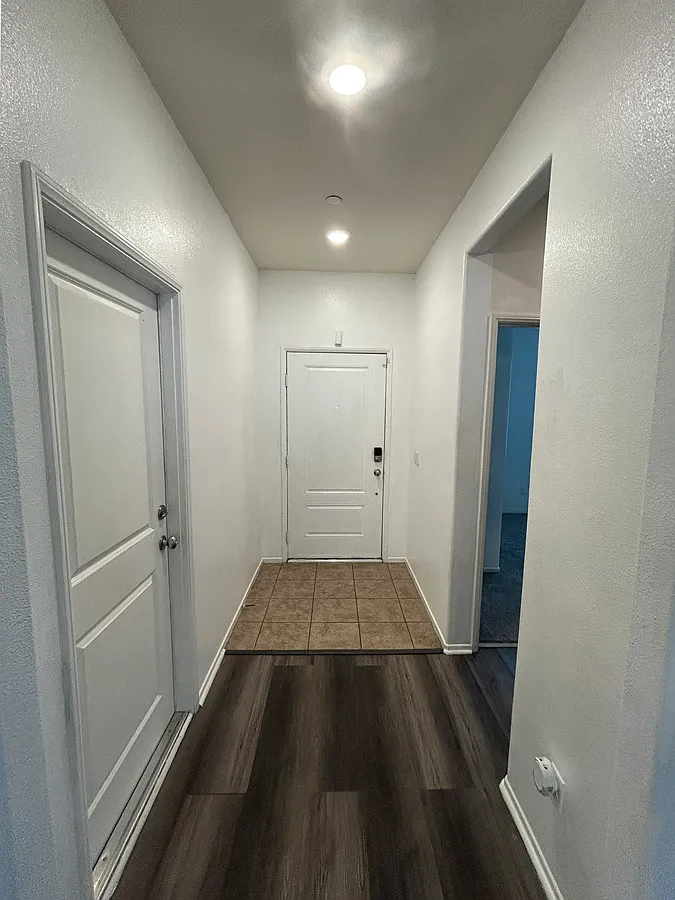 4 bed, 2705 sqft, $2,595 — Photo 3