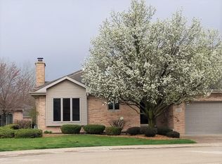 21164 Raintree Ct, Frankfort, IL 60423