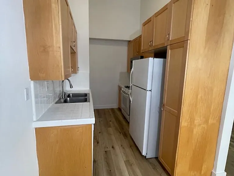 808-812 Westmount Dr — Photo 3
