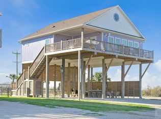 995 Gordon Dr, Gilchrist, TX 77617