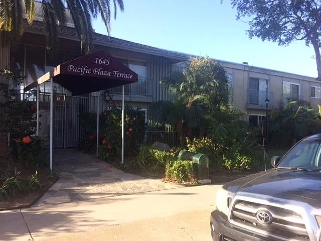 1645 Emerald St #2E — Photo 14