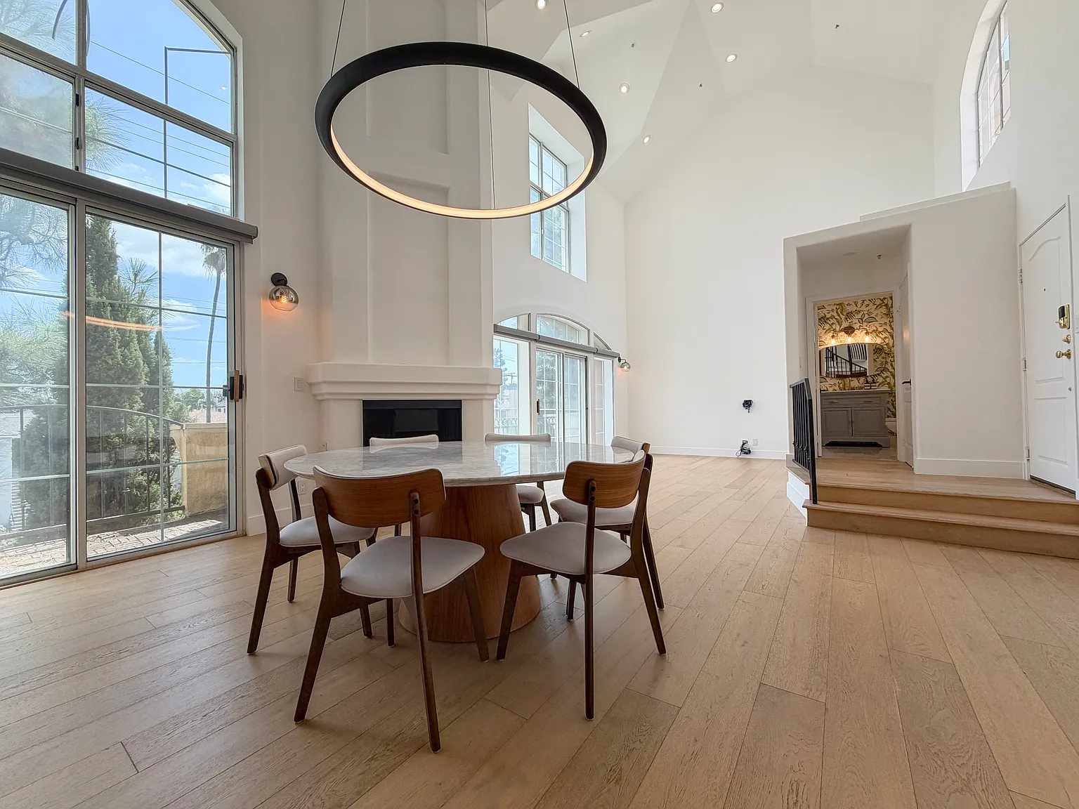 7033 La Tijera Blvd — Photo 3