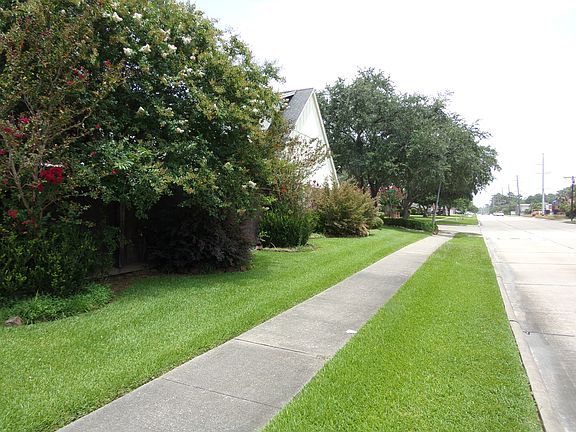 4th image of 1415 Bryant Way
