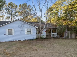 395 Bay Grove Rd, Freeport, FL 32439