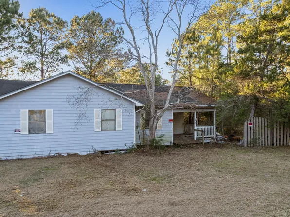 395 Bay Grove Rd, Freeport, FL 32439