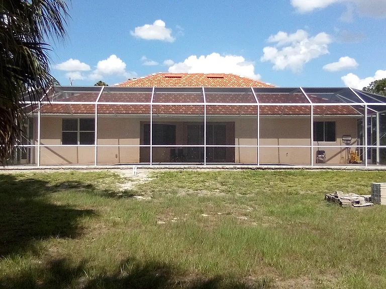 630 Beach Ave S — Photo 4