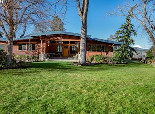 1020 Rand Rd, Hood River, OR 97031