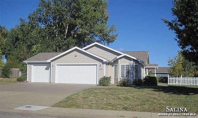 1st image of 1049 Eastgate Dr