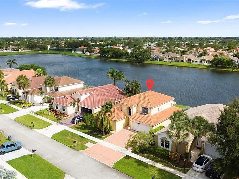 9505 Aegean Dr — Photo 41