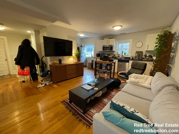 5-7 Riverside Pl #2, Cambridge, MA 02139
