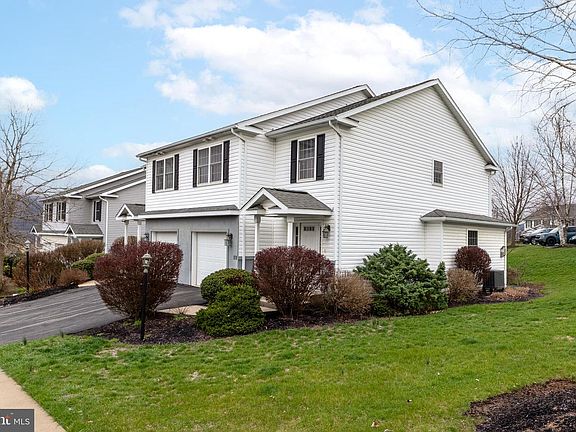 2nd image of 109 Skyview Dr