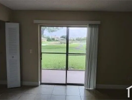 1617 Meadows Cir W #1617 — Photo 19
