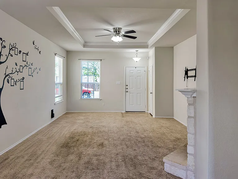 3306 Claymore St — Photo 5