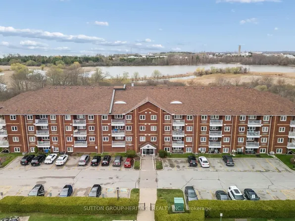 191 Lake Driveway W #414, Ajax, ON L1S 7H9