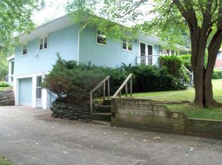 2 Pheasant Ln, Castleton On Hudson, NY 12033