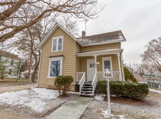 273 E Jefferson Ave, Hampshire, IL