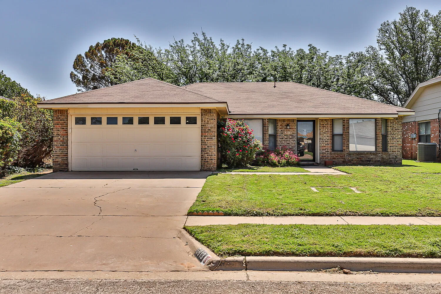 3 bed, 2.0 bath, 1300 sqft, $1,495 — Photo 2