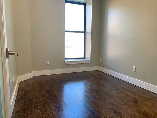 Rented by Premier Metro Realty Corp | media 29