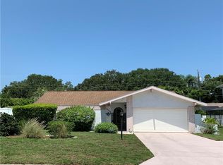 10390 Hetrick Cir W, Largo, FL 33774