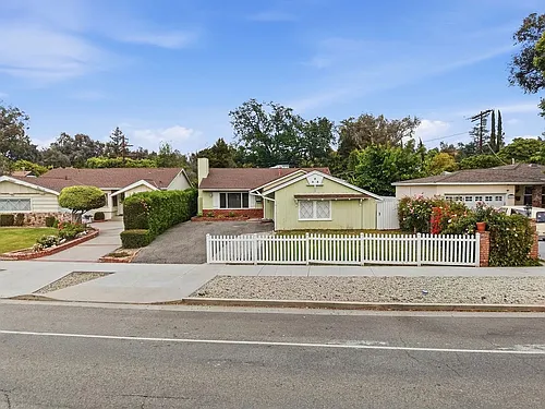 4958 Canoga Ave Photo 1 4958 Canoga Ave Photo 1