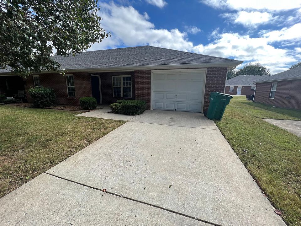 1st image of 227 Briar Cir #227