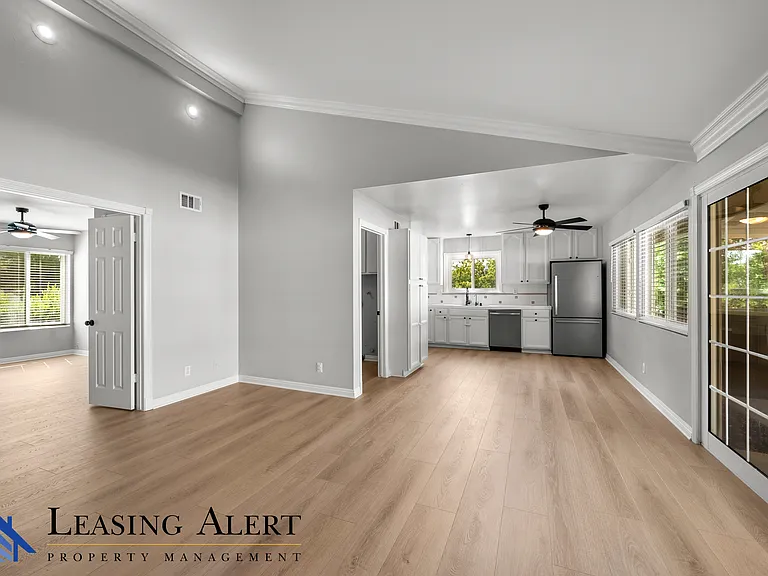 28031 Meadowcreek Rd — Photo 3