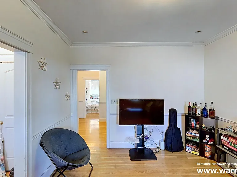 27 Glenville Ave #4 — Photo 6