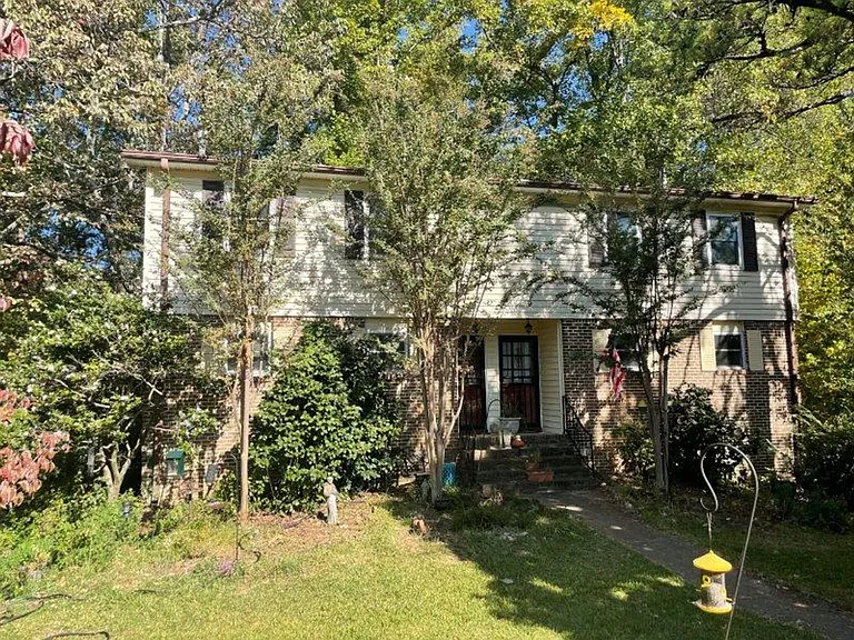 2519 Hawksbury Ln — Photo 2