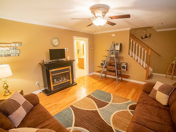 5th image of 3204 Quiet Way