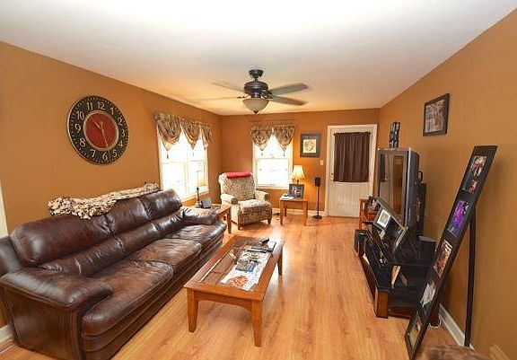2nd image of 613 Oakwood Ave