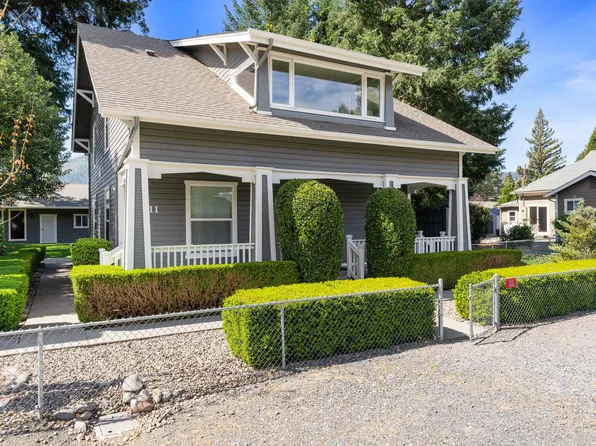 111 Cedar St, Rogue River, OR 97537