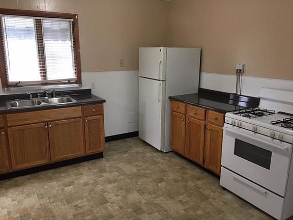 5th image of 30 Bush St APT 2