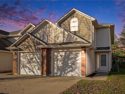 911 SW Peach Tree Ln, Blue Springs, MO, 64064