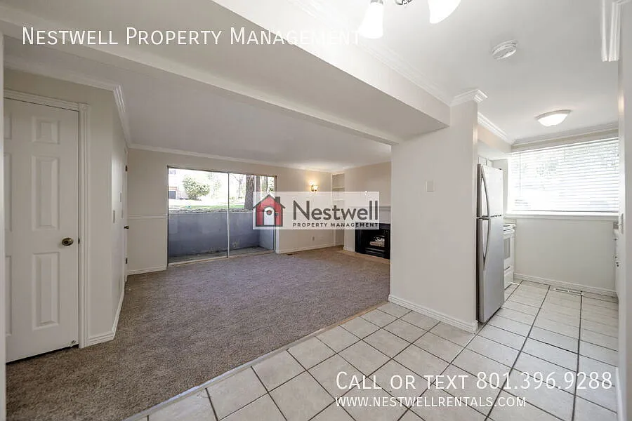 $500 off 1st Month's Rent - Charming One-Level Condo in Ideal Location — Photo 4