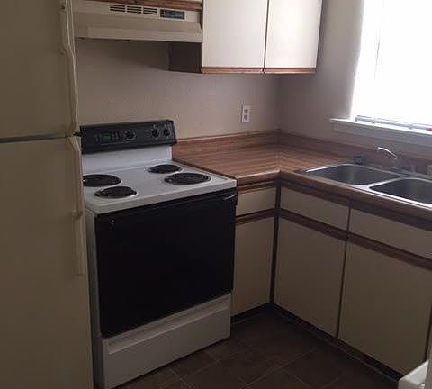 5th image of 216 N Webster St #B8